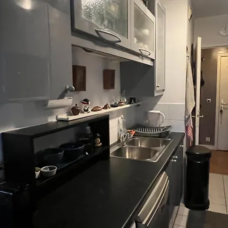 Deux Independantes Dans Moderne Homestay Clichy