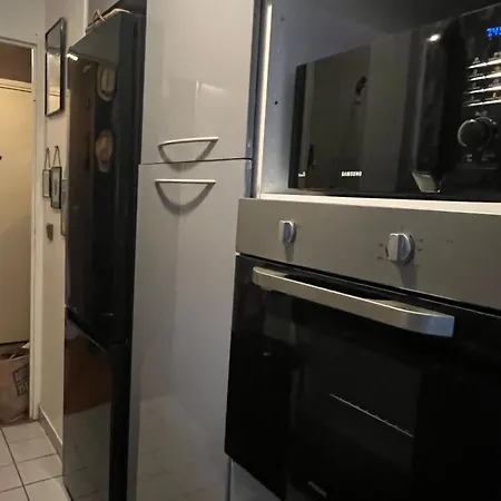 Homestay Deux Independantes Dans Moderne Clichy