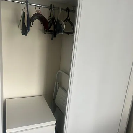 Deux Independantes Dans Moderne Homestay Clichy