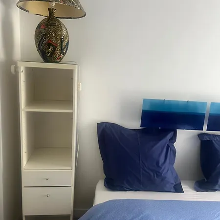 Homestay Deux Independantes Dans Moderne Clichy